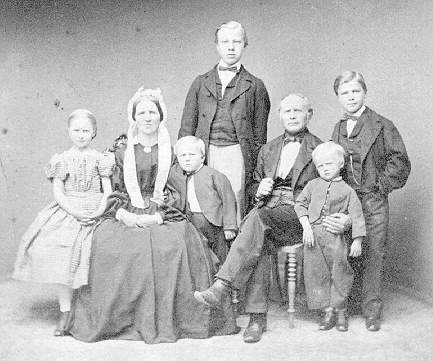 LarsNielsenFam1866.JPG